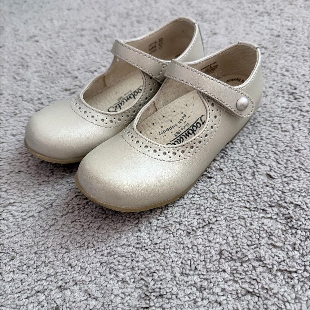 FootMates Soft Gold Emma Shoe